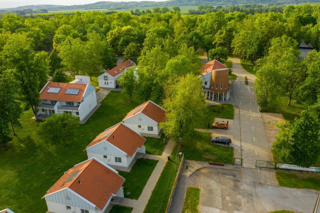 Termál Kemping Apartmanok és Bungalók Harkány Extérieur photo